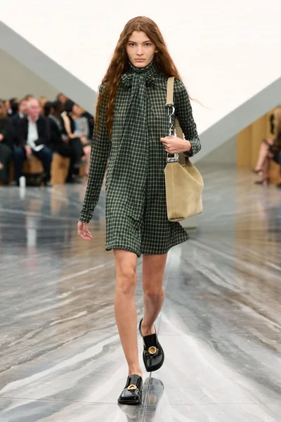Look 70